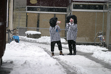 deux joueurs solitaires au carnaval de Bâle 2006 - © Norbert Pousseur