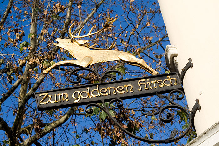 Enseigne au Cerf d'or à Bonn - photographie © Norbert Pousseur