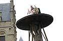 la déesse sur son siège perché sur la tête de la sculpture - Kattenstoet 2006 - fête des chats - Ieper - Ypres - © Norbert Pousseur