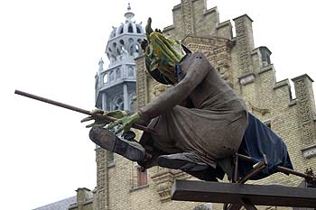 Le mannequin de la sorcière -  Kattenstoet 2006 - fête des chats - Ieper - Ypres - © Norbert Pousseur