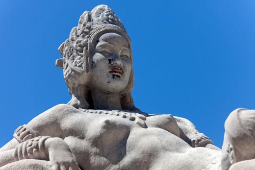 Statue of Burmese in Marseille - © Norbert Pousseur