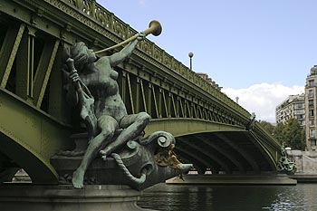 "L'abondance" du pont Mirabeau - ponts sur Seine - © Norbert Pousseur