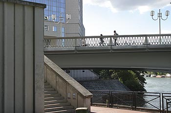 Escalier d'accès au pont de Billancourt - ponts sur Seine - © Norbert Pousseur