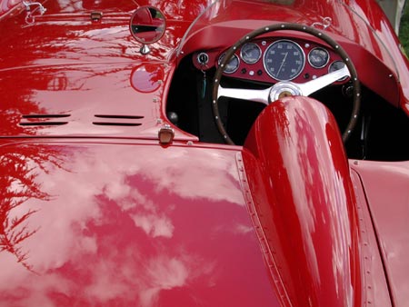 Habitacle de Ferrari - voiture ancienne - © Norbert Pousseur