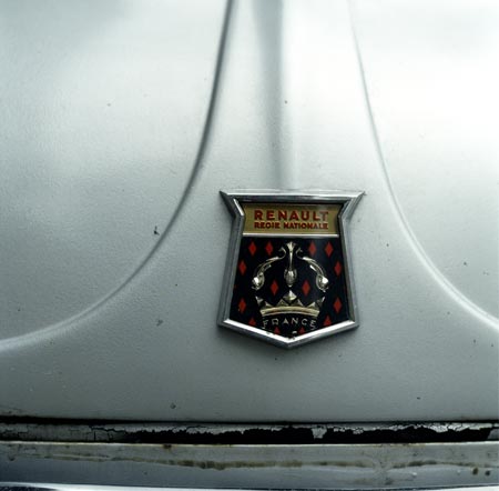 Sigle de Renault - voiture ancienne - © Norbert Pousseur