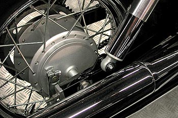 Bentley et moto