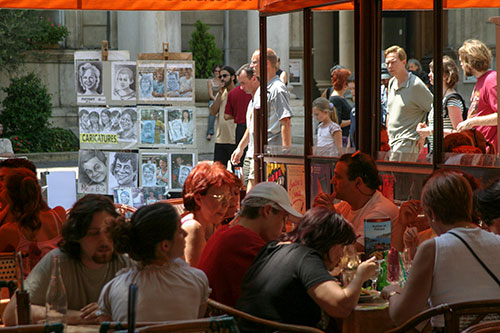 Dessinateurs et restaurant à Avignon - © Norbert Pousseur