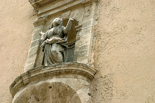 Avignon : Vierge les bras levés © Norbert Pousseur