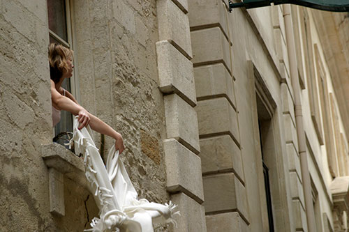 Avignon : Jeune vierge à sa fenêtre © Norbert Pousseur