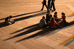 ombres nocturnes en Avginon - © Norbert Pousseur - © Norbert Pousseur