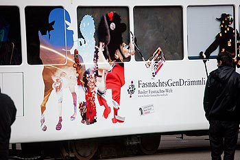 Le tram décoré pour le carnaval - © Norbert Pousseur