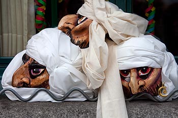 Groupe de têtes enrubannées - © Norbert Pousseur