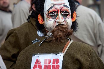 Visage retourné - carnaval 2010 Bâle - © Norbert Pousseur