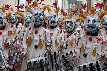 Lapins moustachus - carnaval 2010 Bâle - © Norbert Pousseur