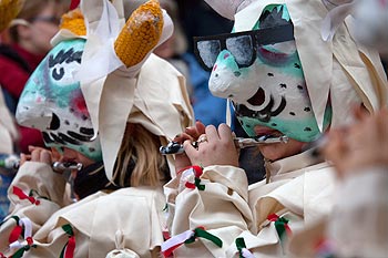 Flutiste lapin moustachu - carnaval 2010 Bâle - © Norbert Pousseur