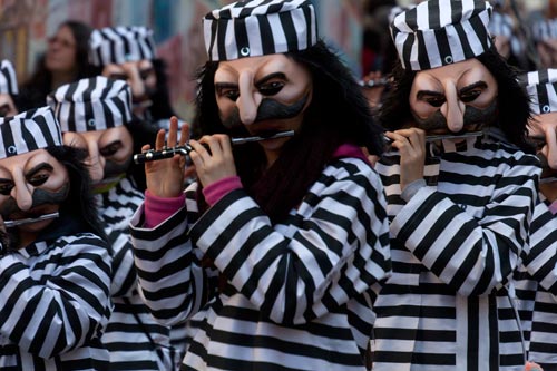 Troupe de prisonniers barbus - © Norbert Pousseur