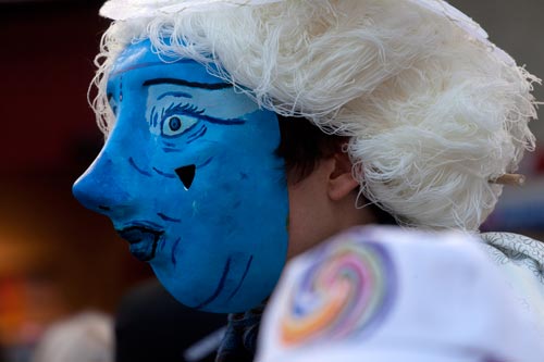 Masque tout en bleu - © Norbert Pousseur