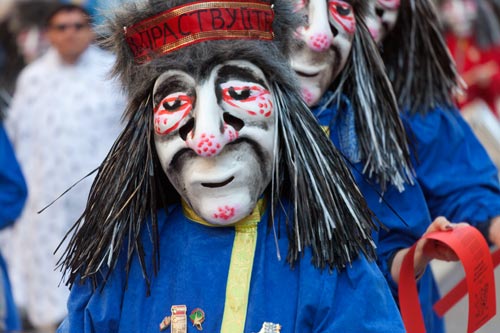 Masque à toque cyrillique - © Norbert Pousseur