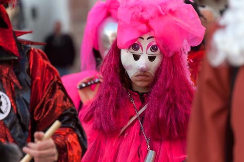 Masque de folle rose © Norbert Pousseur