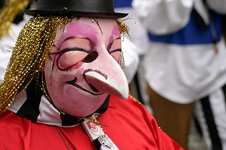 masque souriant au carnaval de Bâle 2006 - © Norbert Pousseur