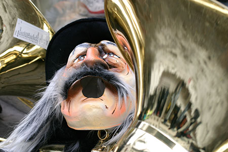 masque et trompette au carnaval de Bâle 2006 - © Norbert Pousseur