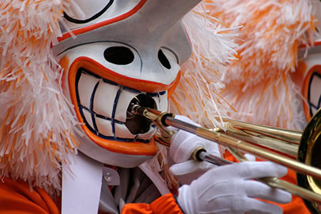 masque au grandes dents et trompette, au carnaval de Bâle 2006 - © Norbert Pousseur