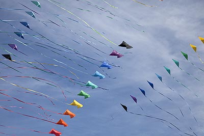 Figures de cerf-volant en ligne - 2 - Festival de Fréjus - © Norbert Pousseur