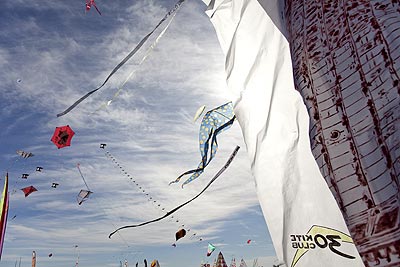 Grande voile en drapé - Festival de Fréjus - © Norbert Pousseur