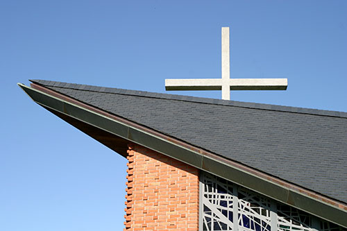 Toit et croix de la chapelle de Nessenlbach - © Norbert Pousseur