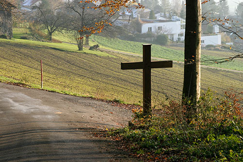 Croix de croisée de chemin près de Niederrorhdorf - © Norbert Pousseur