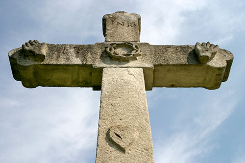 Croix avec cœur  et couronne - © Norbert Pousseur