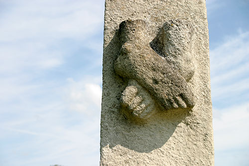 Croix avec cœur  et couronne - © Norbert Pousseur