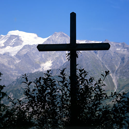 Croix devant le Dôme du Miage (?) - © Norbert Pousseur