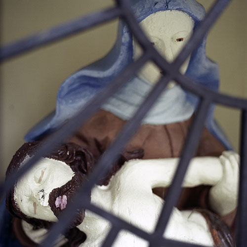 Christ mort dans les bras de sa mère - © Norbert Pousseur