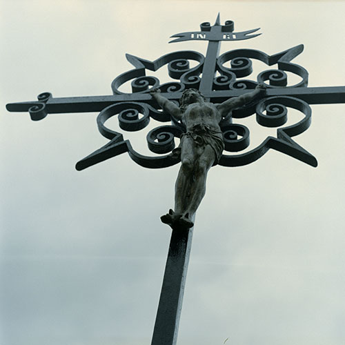 Croix de fer forgé et Christ - © Norbert Pousseur