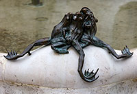 Grenouilles sur la place Henry Darcy de Dijon  - Sculpture  de Max Blondat - © Norbert Pousseur