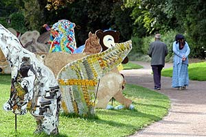 Fin de promenade sous le regard de la ménagerie - © Norbert Pousseur