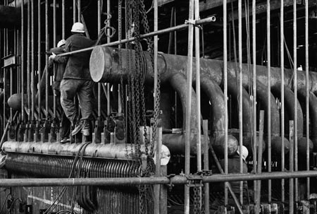 Montage des tuyauteries - centrale Edf - © Jean Claude Bollier