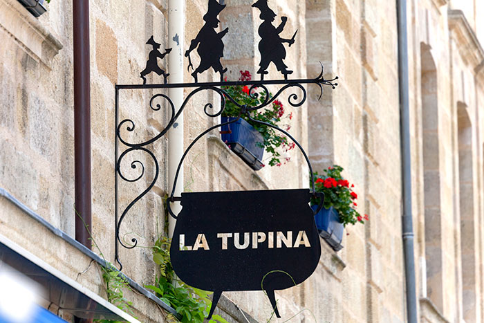 Enseigne du restaurant La Tupina de Bordeaux - © photo Norbert Pousseur