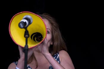 Emilie à la trompette de cirque pour les  Fata Morgana - © Norbert Pousseur