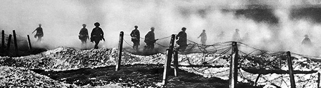 Tropas inglesas que atraviesan  los alambrados alemanes en 1916 - Reproducción Norbert Pousseur