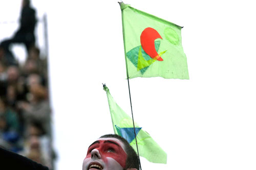 Hombre con una bandera - © Norbert Pousseur