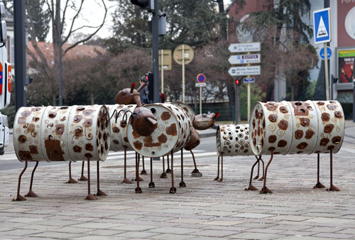 Ovejas en la calle por Yves Carrey - © Norbert Pousseur