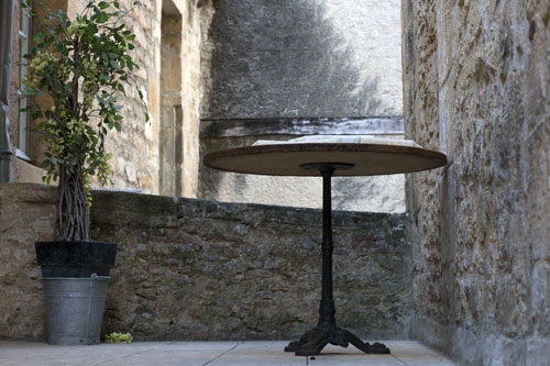 Mesa sobre la terraza - Sarlat - © Norbert Pousseur