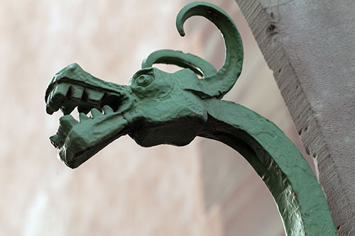Dragón de la reja de entrada - © Norbert Pousseur