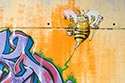 Abeille artiste peintre - Graph’mur photographié par Norbert Pousseur ©