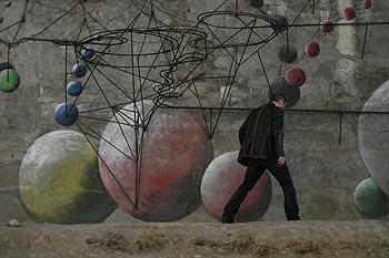 Mur de boules peintes, Graph’mur photographié par Norbert Pousseur ©