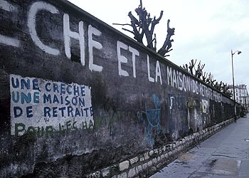 Une crèche et une maison de retraite - © Norbert Pousseur