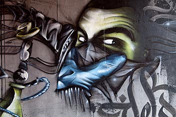 Personnage masqué - Graph’mur de Baden photographié par Norbert Pousseur ©