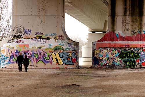 Promenade de trentenaire - Graph’mur sous un pont photographié par Norbert Pousseur ©